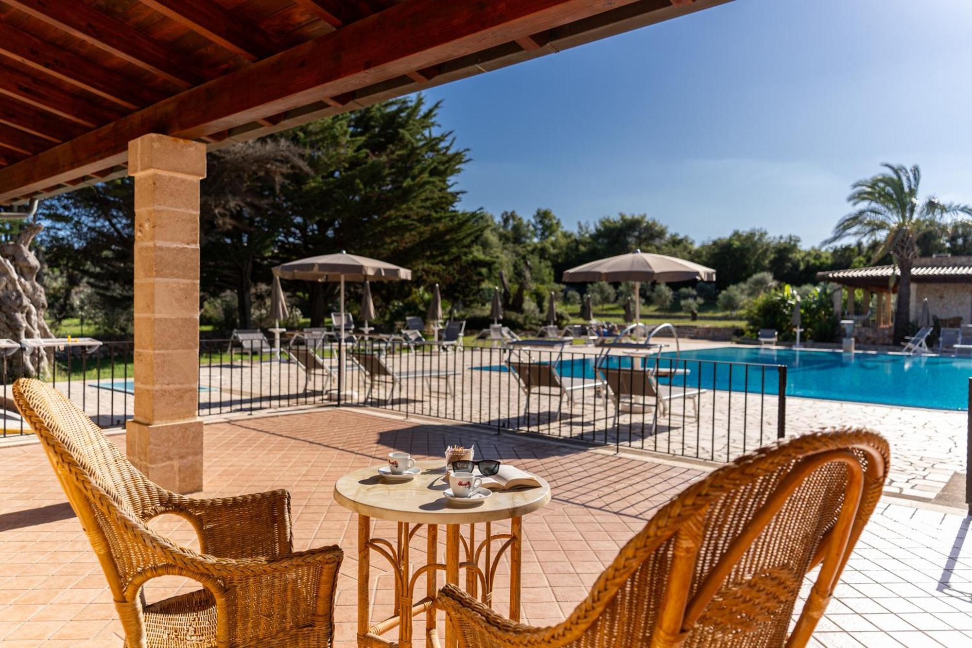 Hotel Masseria Le Pajare Presicce Exterior foto